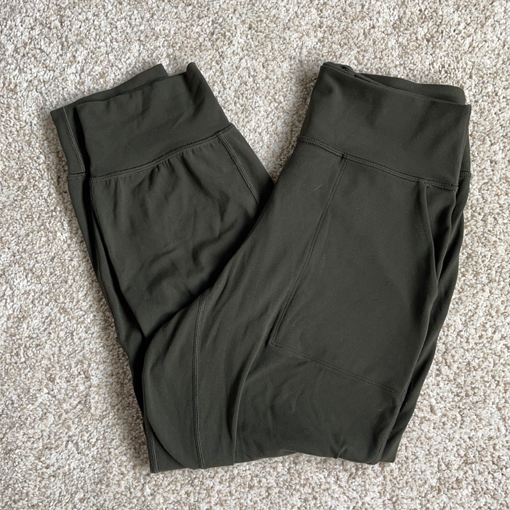 Lululemon Olive Align Jogger Cropped 23”